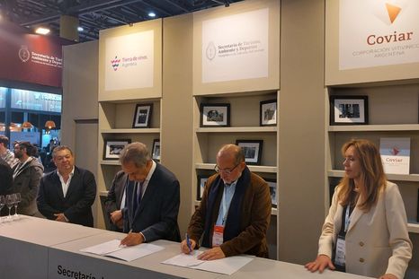 La Nación y Coviar acordaron potenciar el turismo del vino en la provincia y habrá una serie de actividades de promoción. Foto: Coviar