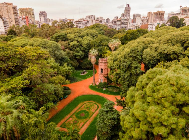 Ante el calor extremo en Buenos AIres, los espacios verdes son reservas de aire fresco.
