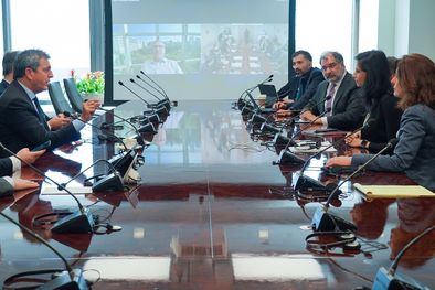 MDZol | Durante la gira por Estados Unidos, el Gobierno busca lograr el visto bueno del FMI para flexibilizar las metas fiscales, además de la de reservas, algo a lo que el Fondo se opone. Foto: Prensa Ministerio de Economía