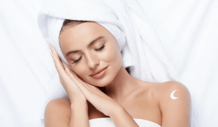 Una experta recomienda un tratamiento nocturno ideal para mantener la piel radiante. Foto: Shutterstock