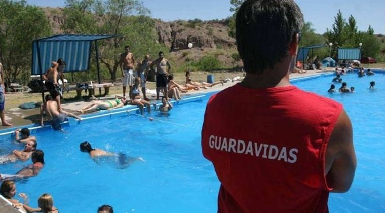 Al elegir un espacio, es vital verificar que cuente con personal entrenado en primeros auxilios. Al elegir un espacio, es vital verificar que cuente con personal entrenado en primeros auxilios.