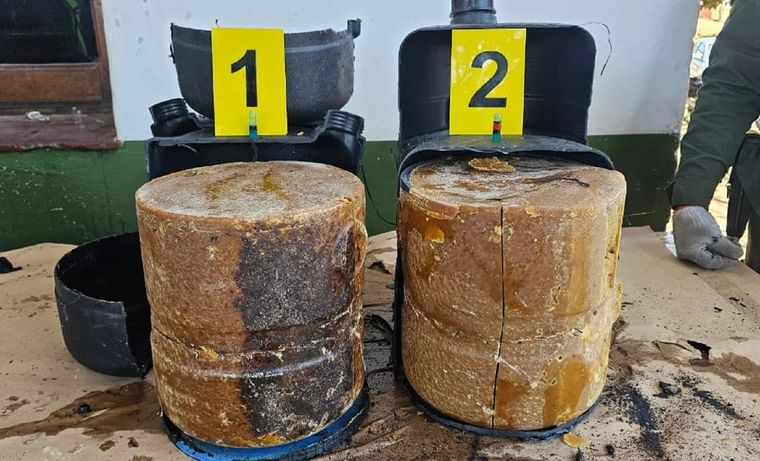El Narcotest arrojó resultado positivo para pasta base de cocaína con un peso total de 40 kilos 190 gramos El Narcotest arrojó resultado positivo para pasta base de cocaína con un peso total de 40 kilos 190 gramos