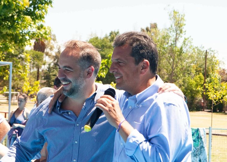 El intendente de Maipú, Matías Stevanato junto a Massa. Foto: Prensa Maipú.