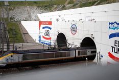 miedo en el eurotunel: cientos de pasajeros debieron ser evacuados
