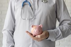 Se multiplican los reclamos en las redes sociales contra una prepaga por no congelar sus cuotas mensuales Foto: Freepik Se multiplican los reclamos en las redes sociales contra una prepaga por no congelar sus cuotas mensuales Foto: Freepik