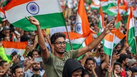 Las protestas en india comenzaron en las redes sociales. Foto Efe