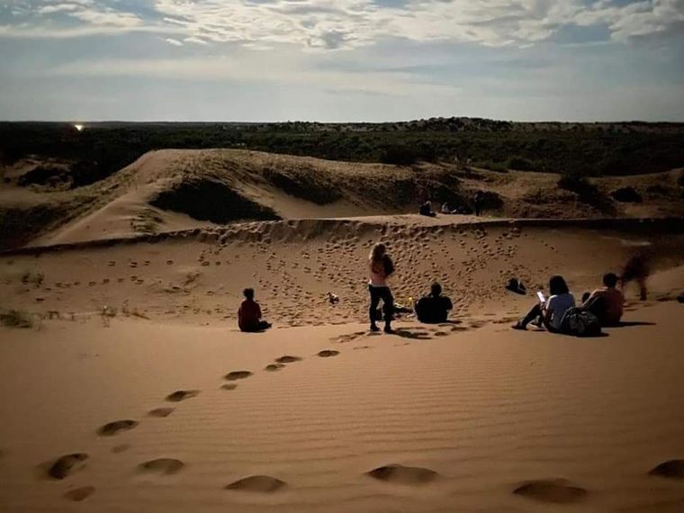 El paseo por el desierto brinda la posibilidad de conectar con la naturaleza. El paseo por el desierto brinda la posibilidad de conectar con la naturaleza.