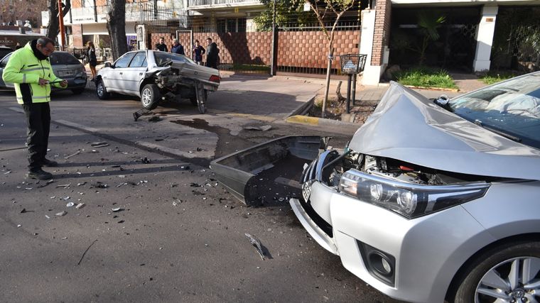 Los autos terminaron con daños significativos Foto: Santiago Tagua/MDZ