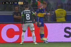 La decisión que tomó la CBF con los futbolistas que se paren arriba de la pelota. Foto: Captura ESPN