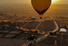 Los Caminos del vino ya no se limitan a recorrer viñedos o degustar distintas etiquetas; ahora incluye experiencias como viaje de globo sobre los viñedos.&nbsp; Foto: Mendoza Ballons