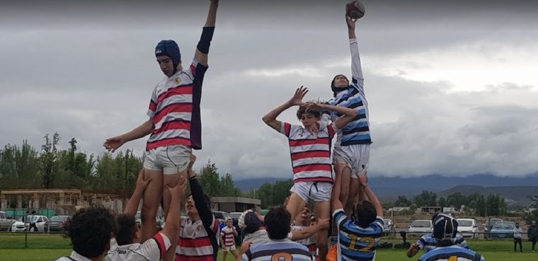 Los delincuentes ingresaron a un club deportivo de Mendoza