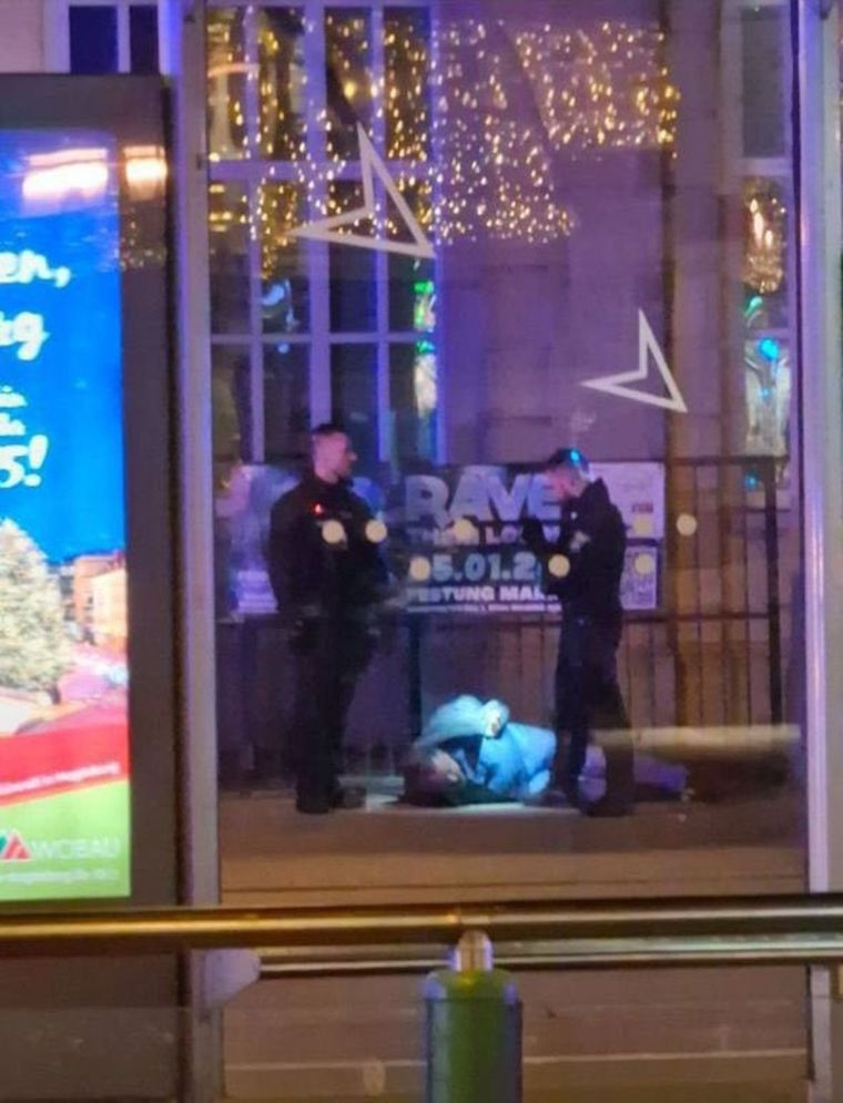 El momento de la detención del terrorista Foto: X