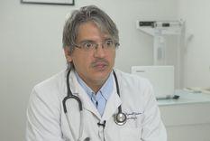 la historia del medico que se aislo de su familia para protegerla