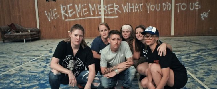 La historia se cuenta a través de la mirada de sus protagonistas Foto: Netflix