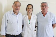 Abel Freidemberg (izquierda) con las nuevas autoridades del Schestakow: Virginia Bravo, subdirectora asistencial, y José Emilio Muñoz, director ejecutivo. Foto: Gobierno de Mendoza