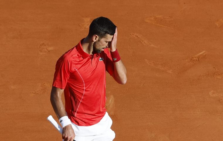 Djokovic se retiró del certamen por una lesión en su rodilla. Foto: EFE