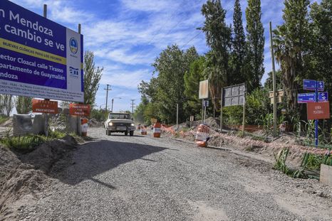 Se solicita circular con precaución. Se solicita circular con precaución.