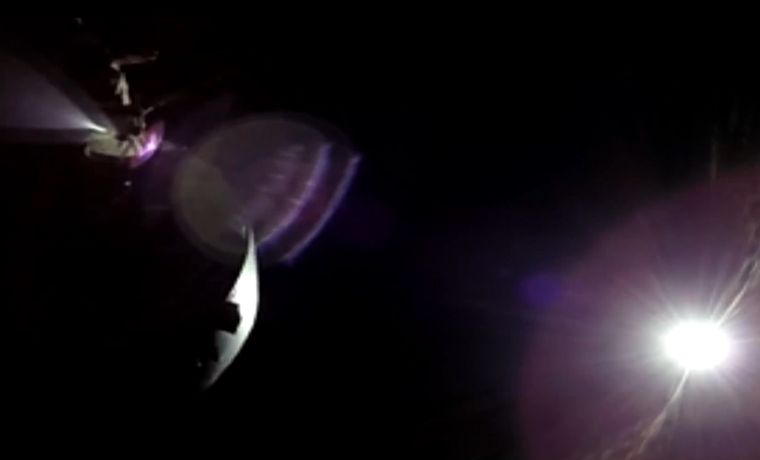 Los astronautas de Artemis II observan un eclipse solar total desde la órbita de la Luna.