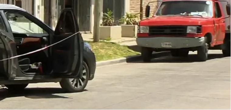 Los vehículos involucrados en el asalto. Foto: NA