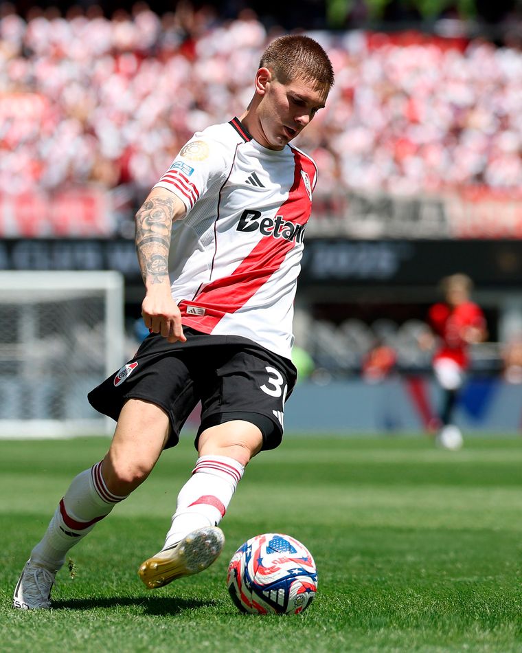 Franco Mastantuono juega sus últimos partidos con River antes de convertirse en flamante refuerzo del Real Madrid Franco Mastantuono juega sus últimos partidos con River antes de convertirse en flamante refuerzo del Real Madrid