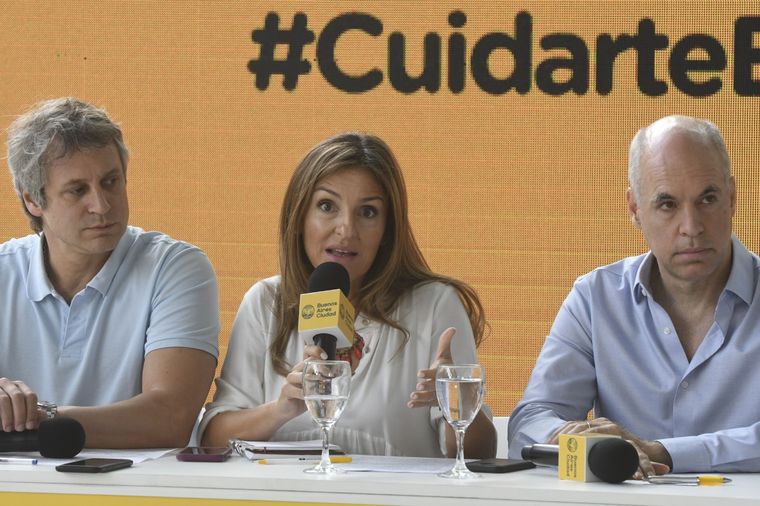 El jefe de Gobierno porteño Rodríguez Larreta, el ministro de Salud Fernán Quirós, el jefe de Gabinete porteño Felipe Miguel y la ministra de Salud Soledad Acuña.