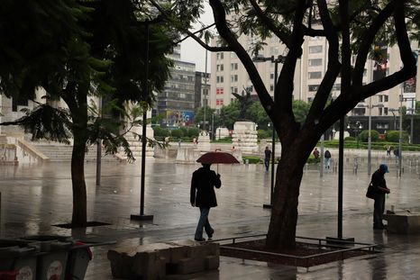 Las lluvias persistentes marcaron la jornada en Ciudad de México, donde se mantuvo el cielo cubierto durante gran parte del día, según el pronóstico de la Conagua.
