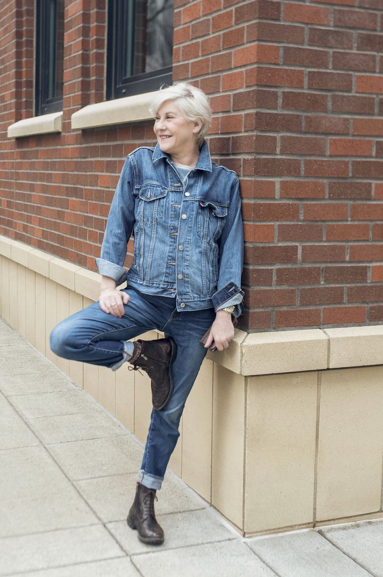 ¡Sí a las chaquetas de jean después de los 50! Foto: The People Spause