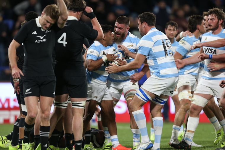 En una jornada histórica, Los Pumas vencieron a los All Blacks 29 a 23 en la cancha de Vélez.&nbsp;