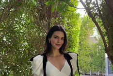 Moños por todas partes: así puedes añadirlos a tus vestidos según las celebridades Foto: Instagram