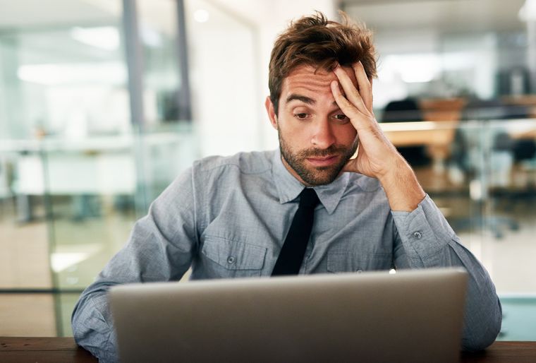 La inteligencia artificial analiza qué carreras pierden sentido frente a la automatización.