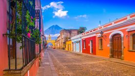 Antigua Guatemala mezcla historia con paisajes naturales Foto: Shuterstock