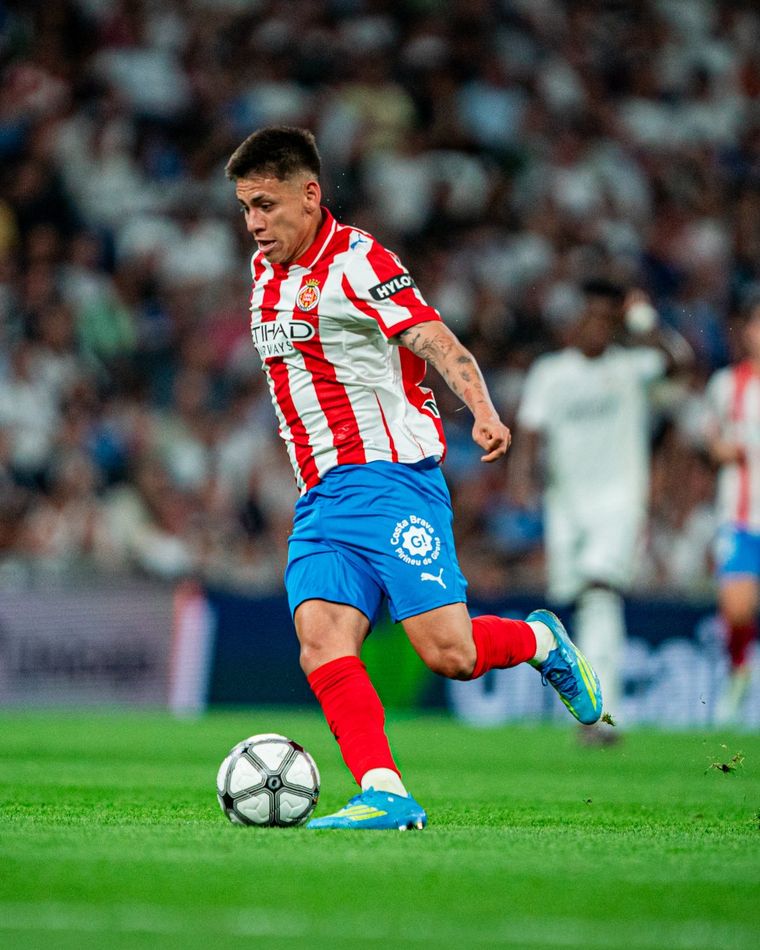 Echeverri descendió con Girona a la segunda categoría del fútbol español. Echeverri descendió con Girona a la segunda categoría del fútbol español.