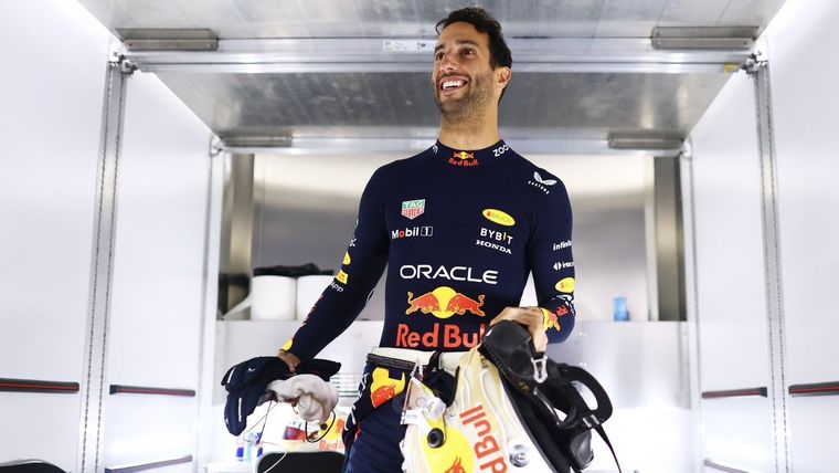 Daniel Ricciardo volvió a subirse al Red Bull. Foto: @redbullracing
