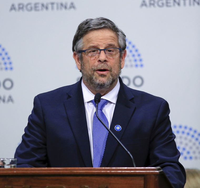 Rubinstein dejó su cargo tras la polémica por el protocolo de la ILE.