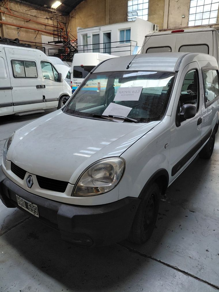 Camionetas que subasta PAMI.