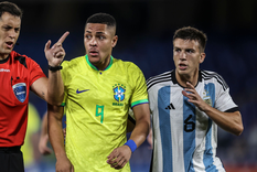 Vitor Roque, una de las bajas sensibles para Brasil, junto a Máximo Perrone, el argentino más caro en el Mundial Sub 20