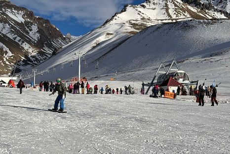 las lenas: pistas limitadas por la falta de nieve en el inicio de las vacaciones en mendoza las lenas: pistas limitadas por la falta de nieve en el inicio de las vacaciones en mendoza