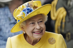 La reina Isabel II siempre fue distinguida por usar sombreros que combinaban con todas sus prendas a la perfección. Foto: Instagram @theroyalfamily