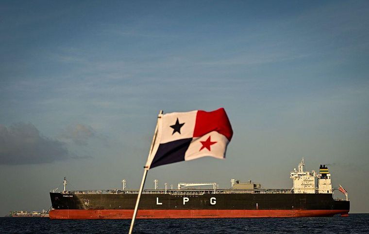 El Canal de Panamá es una de las principales vías marítimas del comercio mundial.
