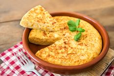 Irresistible tortilla española fácil: receta clásica en pocos pasos.