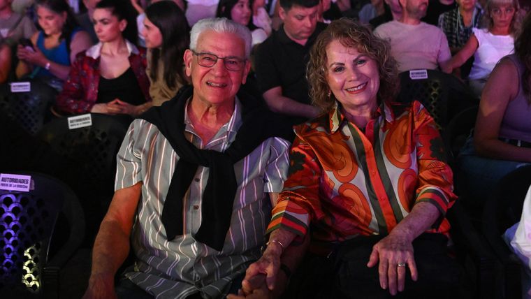 Lázaro y Blanca en primera fila. Lázaro y Blanca en primera fila.