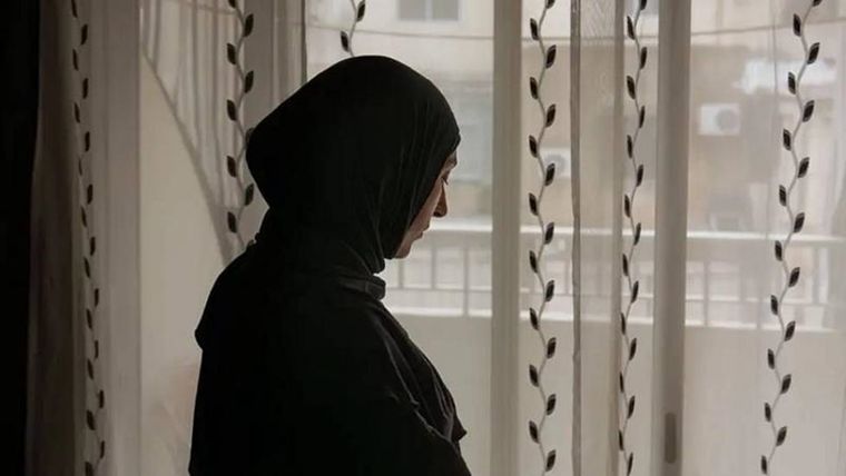 Un ataqué israelí mató al esposo de Rihab, Saeed, y a sus hijas, Naya y Tia. Foto: Joel Gunter