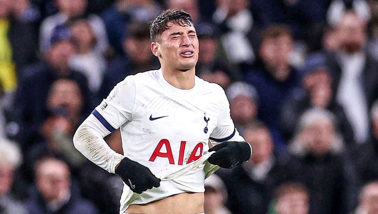 Alejo Véliz en su paso por la Premier League. Alejo Véliz en su paso por la Premier League. 