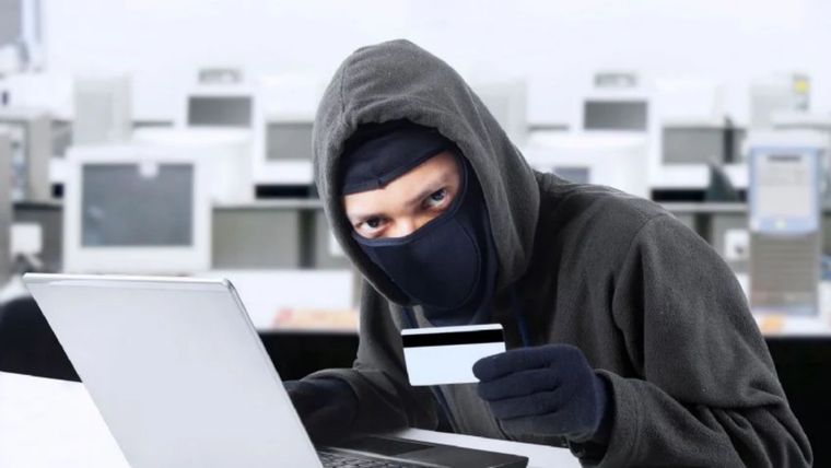 Un secuestro virtual de datos, se ejecuta utilizando virus para “atacar” los equipos y encriptar la información del usuario. Foto: MDZ