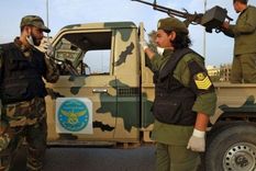 Varios gobiernos han movilizado a los militares en las calles como medida para frenar el coronavirus.