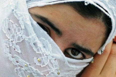 Recién casado pide el divorcio tras ver la cara de su esposa