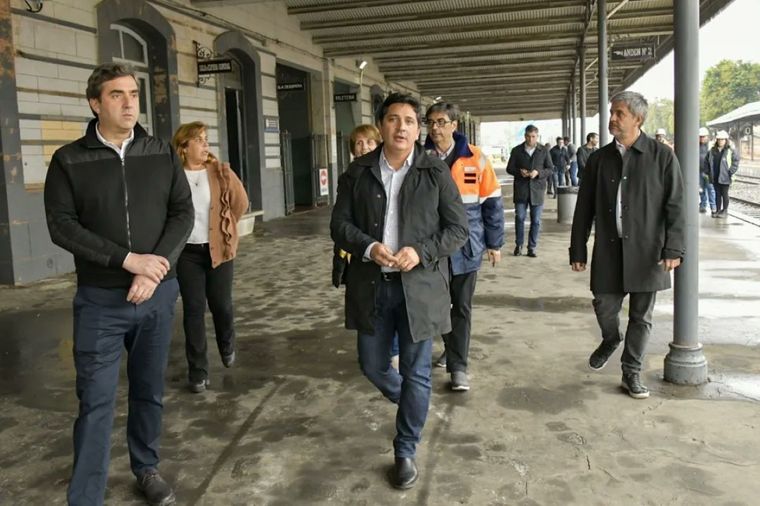 Martín Marinucci en una estación de tren. Foto: Twitter