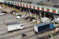 motosierra encendida: el gobierno comenzo con el proceso de privatizacion de corredores viales