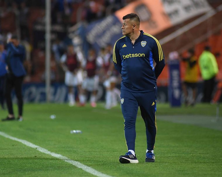 Almirón y una incómoda pregunta tras el mejor partido de su ciclo en Boca Foto: Télam
