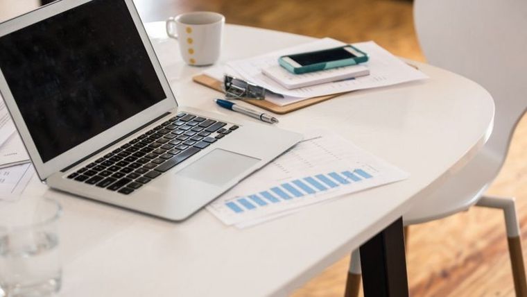 Cursos de computación para mujeres Foto: Freepik